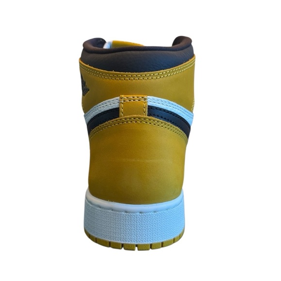 Nike Jordan 1 Retro Hightop OG, ‘Yellow Ochre’ - Picture 4 of 5